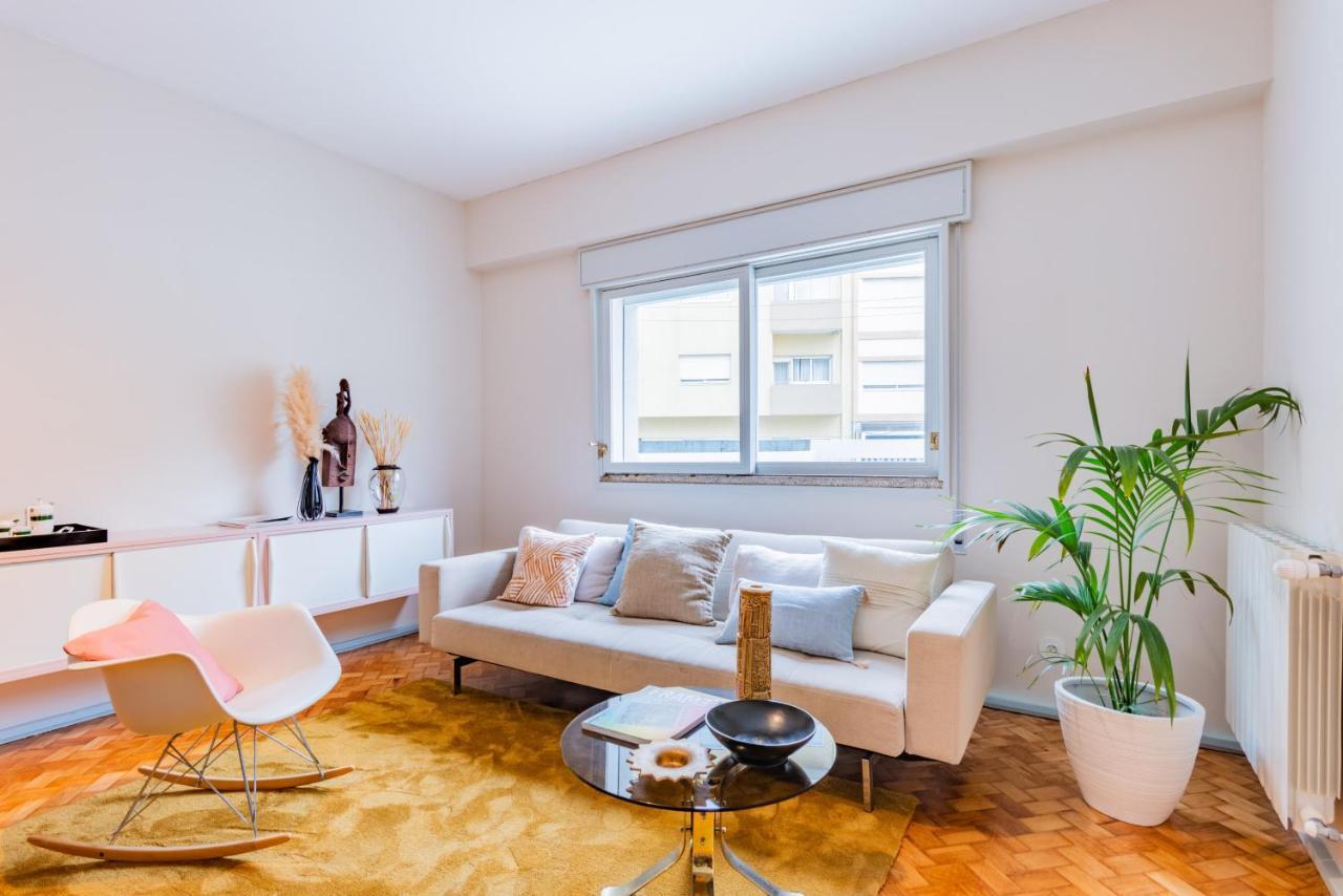 Unique Modernist Duplex & Parking Apartamento *