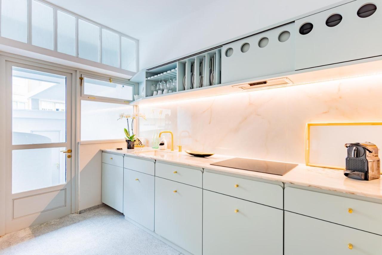 Unique Modernist Duplex & Parking Apartamento *