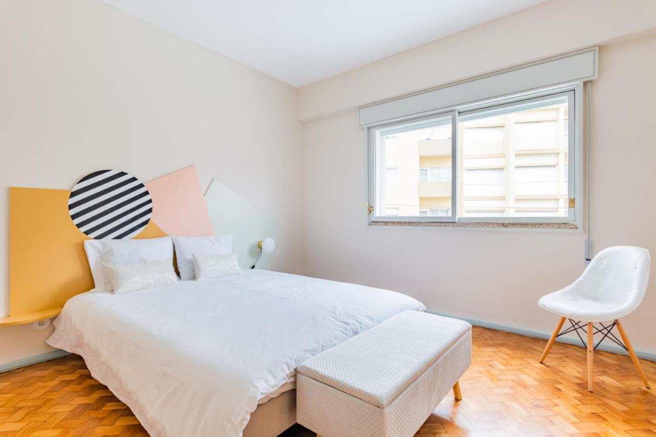 Unique Modernist Duplex & Parking Apartament *