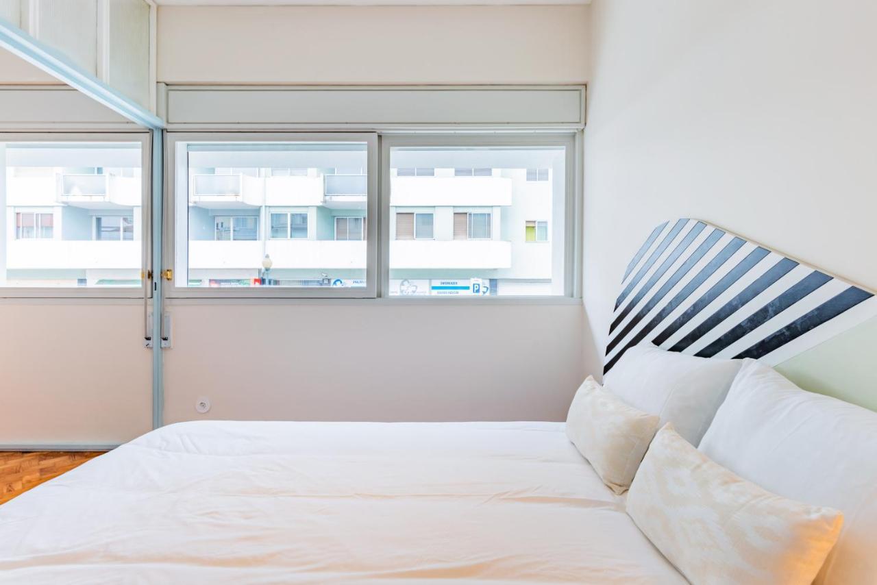 Unique Modernist Duplex & Parking Apartament *